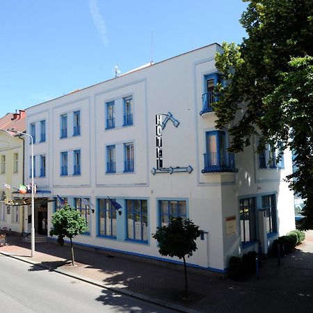 Hotel Zlatá Štika Pardubice Exterior foto