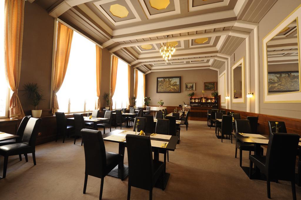 Hotel Zlatá Štika Pardubice Exterior foto
